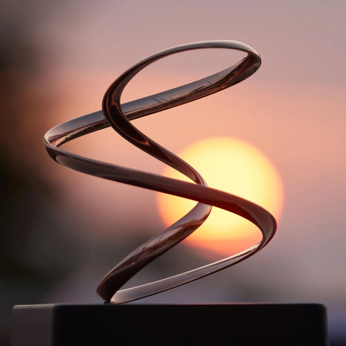 ข่าวล่าสุดของบริษัทเกี่ยวกับ Kinetic Art for Every Space: Introducing Our Collection from Desktop to Monumental