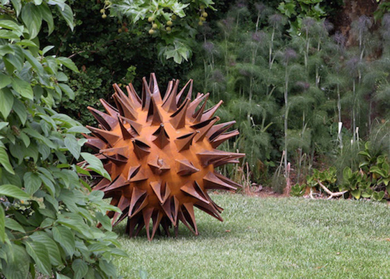 ขนาดที่กําหนดเอง สวนสนามสนามสนามโลหะ โบลล์ขี้ขม Corten รูปปั้นเหล็ก