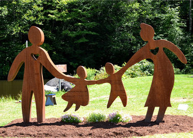 ราคาดี งานศิลปะตกแต่งสวนประติมากรรม Corten Steel ครอบครัวผู้ปกครองและเด็ก ๆ กำลังเล่น ออนไลน์