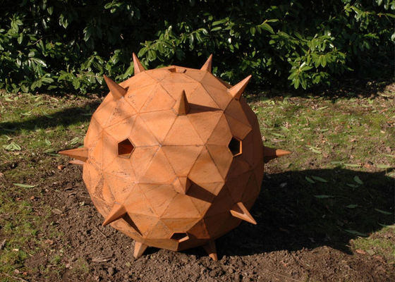 ขนาดที่กำหนดเอง Corten Steel Rusty Garden Thorn Ball Sculpture