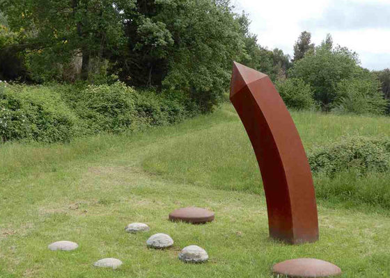 ประติมากรรมดินสอเหล็ก Corten Steel ที่เป็นสนิมสำหรับตกแต่งกลางแจ้ง